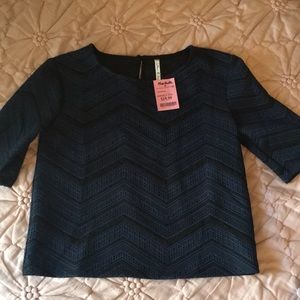 Willow & Clay navy and black top